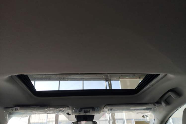 Used Toyota SIENNA 2026 Model 2.5L Dual-Engine Two-Wheel-Drive Comfort Edition Headliner