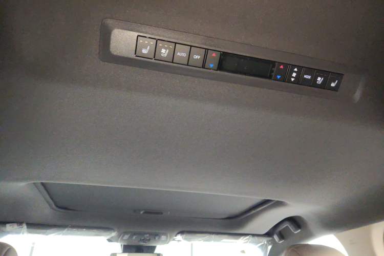 Used Toyota SIENNA 2026 Model 2.5L Dual-Engine Four-Wheel-Drive Prestige Edition Headliner