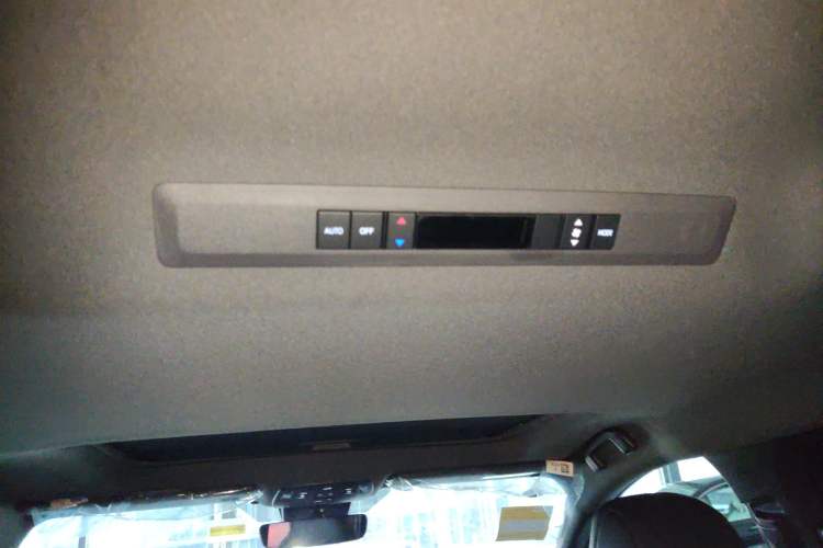 Used Toyota SIENNA 2026 Model 2.5L Dual-Engine Four-Wheel-Drive Luxury Edition Headliner