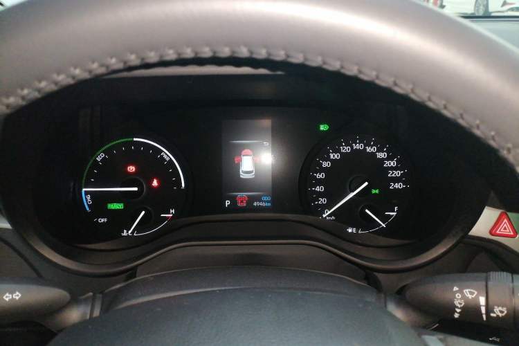 Used Toyota SIENNA 2026 Model 2.5L Dual-Engine Four-Wheel-Drive Premium Edition Instrument Cluster