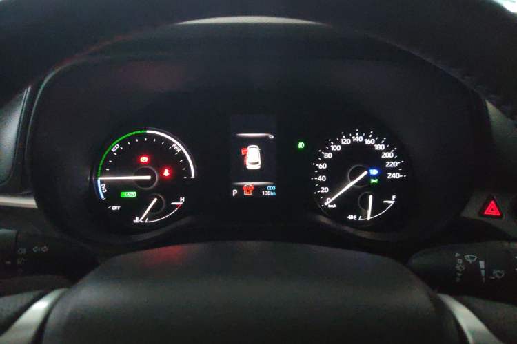 Used Toyota SIENNA 2026 Model 2.5L Dual-Engine Four-Wheel-Drive Luxury Edition Instrument Cluster