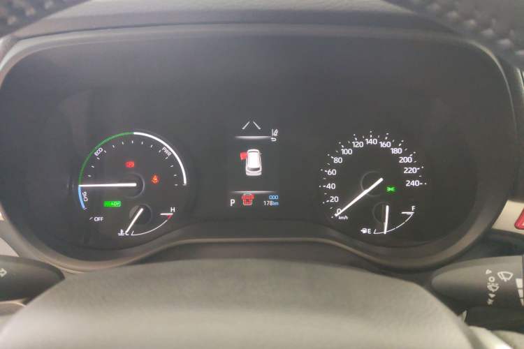 Used Toyota SIENNA 2026 Model 2.5L Dual-Engine Four-Wheel-Drive Prestige Edition Instrument Cluster