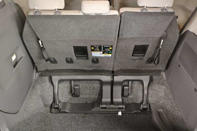 Used Toyota SIENNA 2026 Model 2.5L Dual-Engine Two-Wheel-Drive Comfort Edition Interior 5