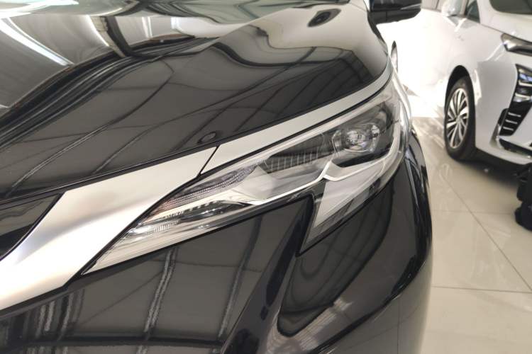 Used Toyota SIENNA 2026 Model 2.5L Dual-Engine Four-Wheel-Drive Prestige Edition Left Front Headlight