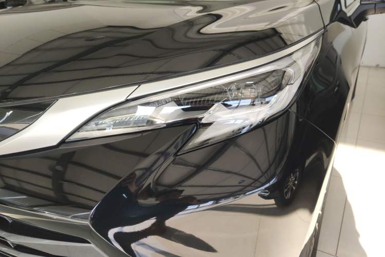 Used Toyota SIENNA 2026 Model 2.5L Dual-Engine Four-Wheel-Drive Prestige Edition Left Front Headlight