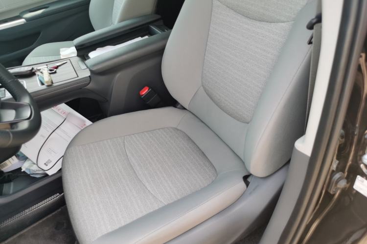 Used Toyota SIENNA 2026 Model 2.5L Dual-Engine Two-Wheel-Drive Comfort Edition Left Front Seat