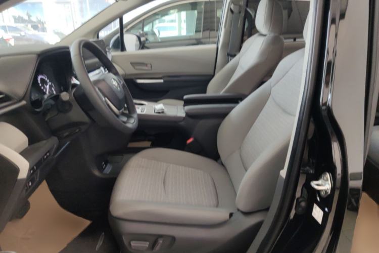Used Toyota SIENNA 2026 Model 2.5L Dual-Engine Two-Wheel-Drive Comfort Edition Left Front Seat
