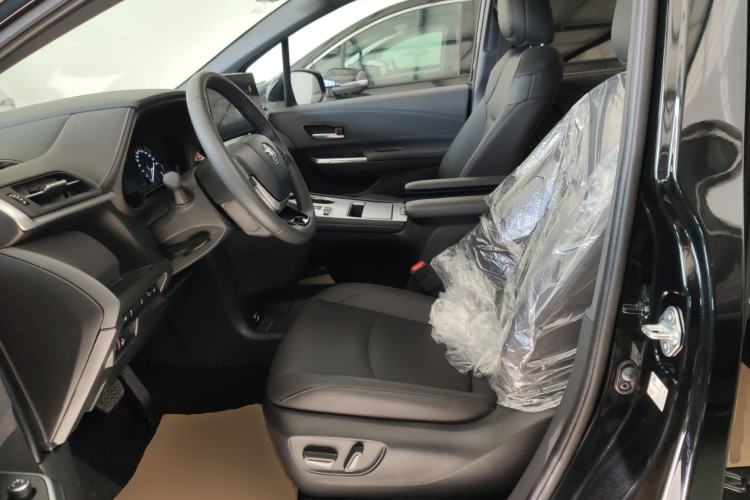 Used Toyota SIENNA 2026 Model 2.5L Dual-Engine Four-Wheel-Drive Prestige Edition Left Front Seat