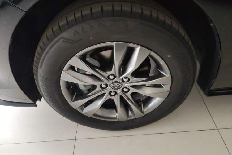 Used Toyota SIENNA 2026 Model 2.5L Dual-Engine Four-Wheel-Drive Prestige Edition Left Front Wheel Hub