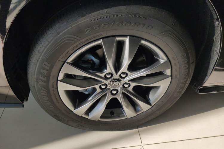 Used Toyota SIENNA 2026 Model 2.5L Dual-Engine Four-Wheel-Drive Prestige Edition Left Front Wheel Hub