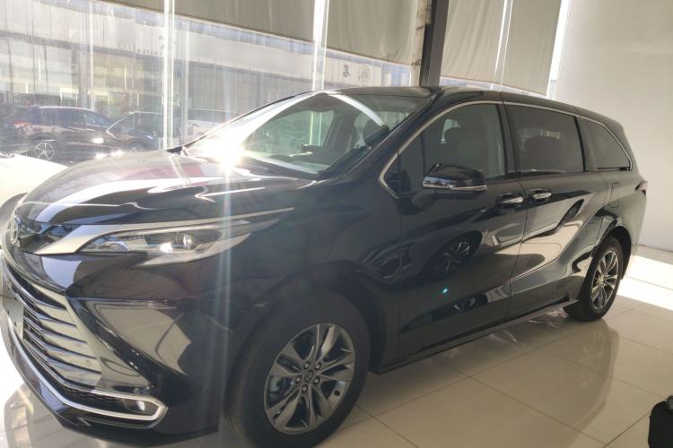 Used Toyota SIENNA 2026 Model 2.5L Dual-Engine Four-Wheel-Drive Prestige Edition Left Side
