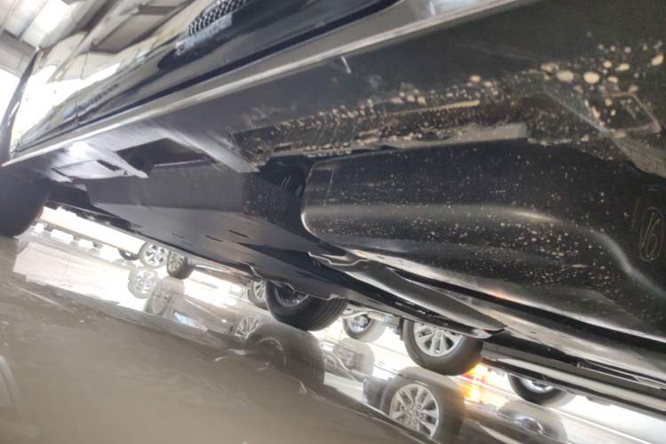 Used Toyota SIENNA 2026 Model 2.5L Dual-Engine Two-Wheel-Drive Comfort Edition Left Side Sill