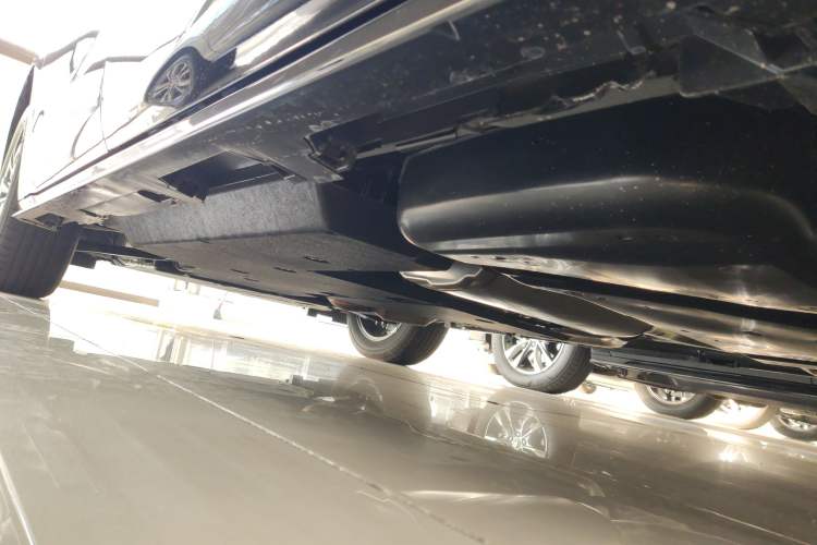 Used Toyota SIENNA 2026 Model 2.5L Dual-Engine Two-Wheel-Drive Comfort Edition Left Side Sill