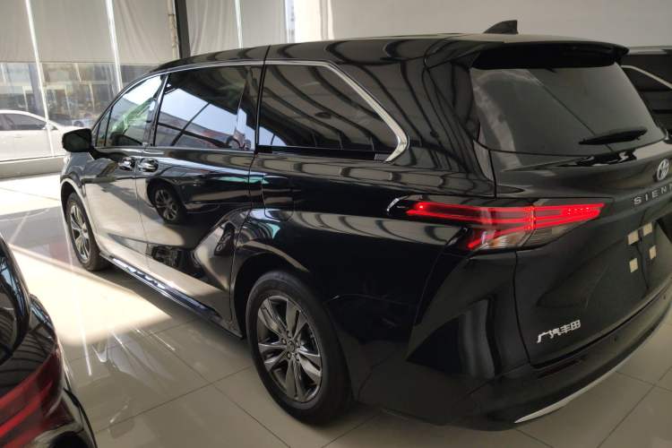 Used Toyota SIENNA 2026 Model 2.5L Dual-Engine Four-Wheel-Drive Prestige Edition Left Side