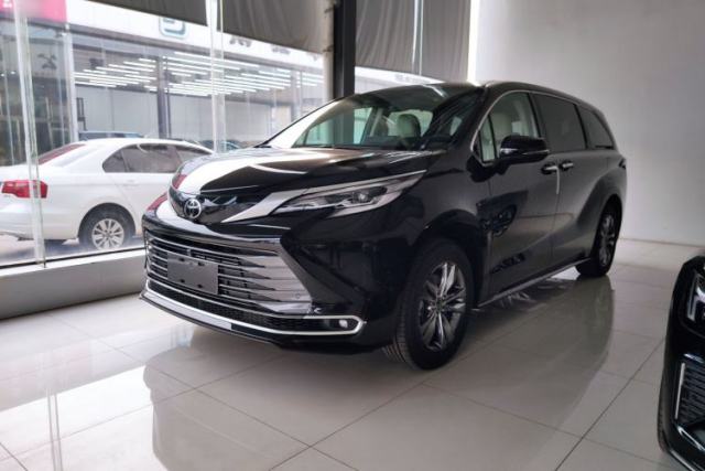 Used Toyota SIENNA 2026 Model 2.5L Dual-Engine Four-Wheel-Drive Prestige Edition