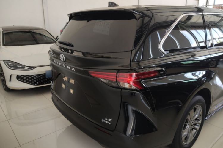 Used Toyota SIENNA 2026 Model 2.5L Dual-Engine Two-Wheel-Drive Comfort Edition Rear
