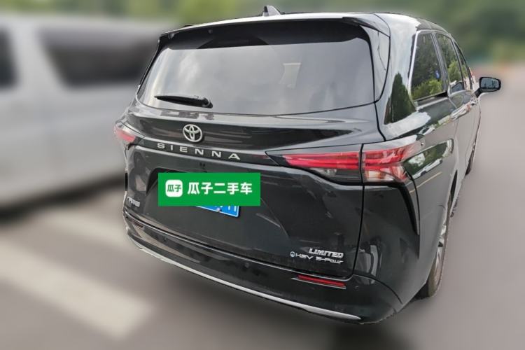 Used Toyota SIENNA 2026 Model 2.5L Dual-Engine Four-Wheel-Drive Premium Edition Rear