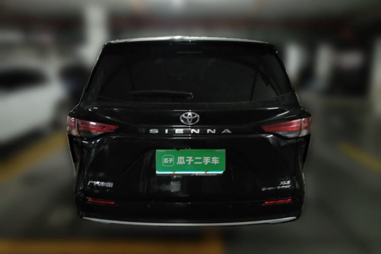 Used Toyota SIENNA 2026 Model 2.5L Dual-Engine Four-Wheel-Drive Luxury Edition Rear