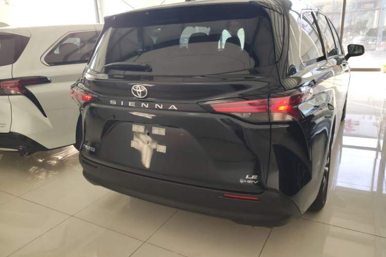 Used Toyota SIENNA 2026 Model 2.5L Dual-Engine Two-Wheel-Drive Comfort Edition Rear