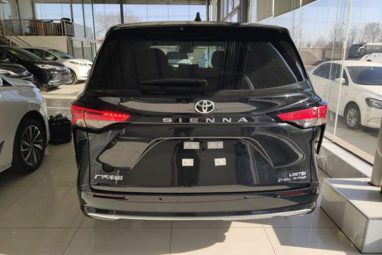 Used Toyota SIENNA 2026 Model 2.5L Dual-Engine Four-Wheel-Drive Prestige Edition Rear