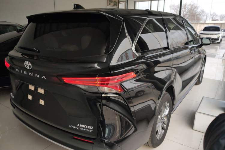 Used Toyota SIENNA 2026 Model 2.5L Dual-Engine Four-Wheel-Drive Prestige Edition Rear Right 45 Deg
