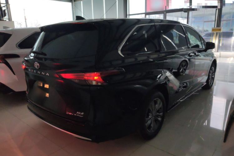 Used Toyota SIENNA 2026 Model 2.5L Dual-Engine Four-Wheel-Drive Luxury Edition Rear Right 45 Deg