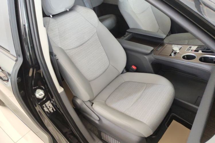 Used Toyota SIENNA 2026 Model 2.5L Dual-Engine Two-Wheel-Drive Comfort Edition Right Front Seat