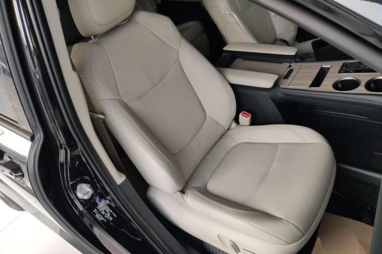 Used Toyota SIENNA 2026 Model 2.5L Dual-Engine Four-Wheel-Drive Prestige Edition Right Front Seat