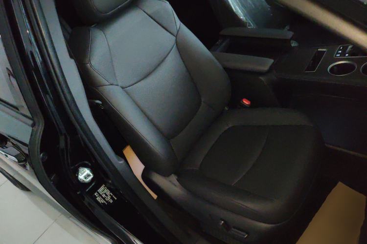 Used Toyota SIENNA 2026 Model 2.5L Dual-Engine Four-Wheel-Drive Luxury Edition Right Front Seat