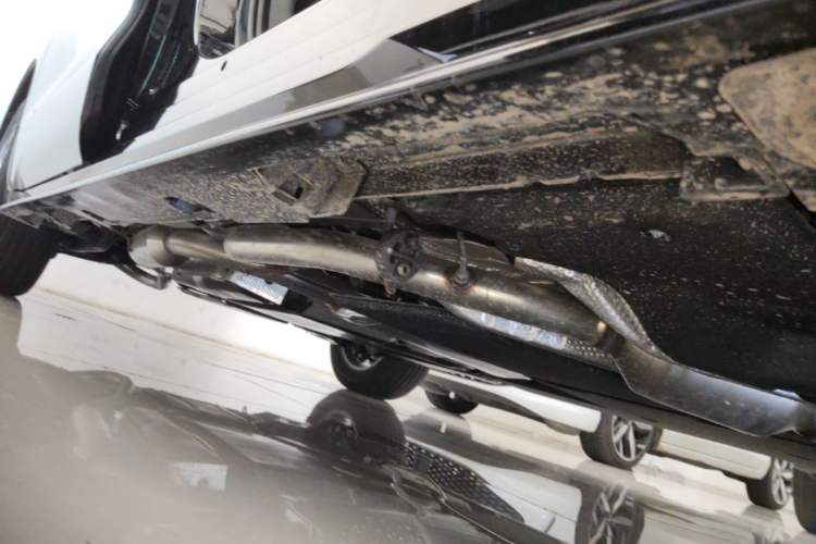 Used Toyota SIENNA 2026 Model 2.5L Dual-Engine Two-Wheel-Drive Comfort Edition Right Side Sill