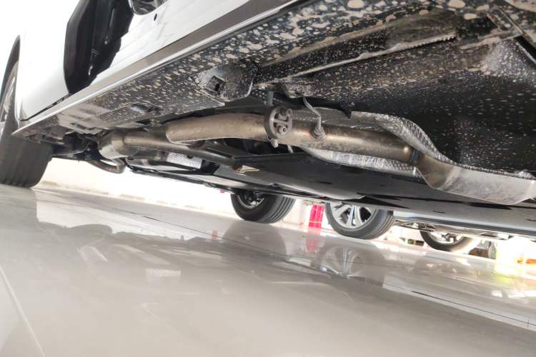 Used Toyota SIENNA 2026 Model 2.5L Dual-Engine Two-Wheel-Drive Comfort Edition Right Side Sill