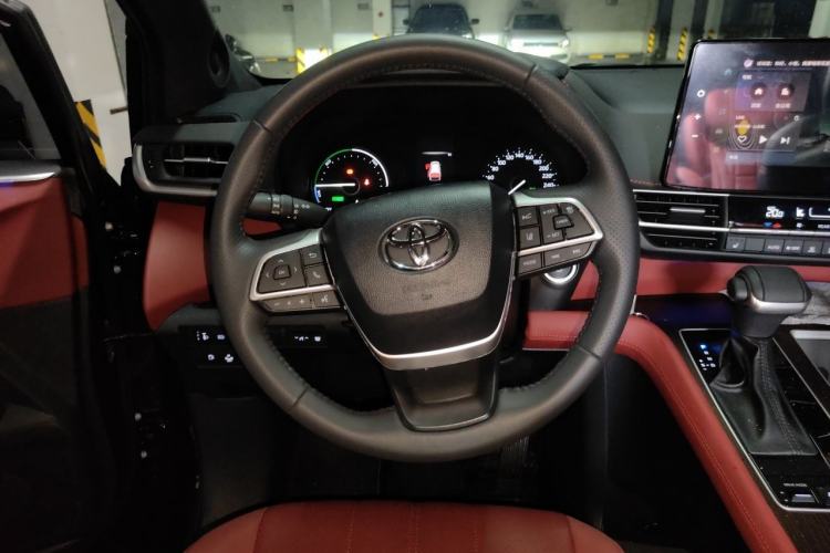 Used Toyota SIENNA 2026 Model 2.5L Dual-Engine Four-Wheel-Drive Luxury Edition Steering Wheel