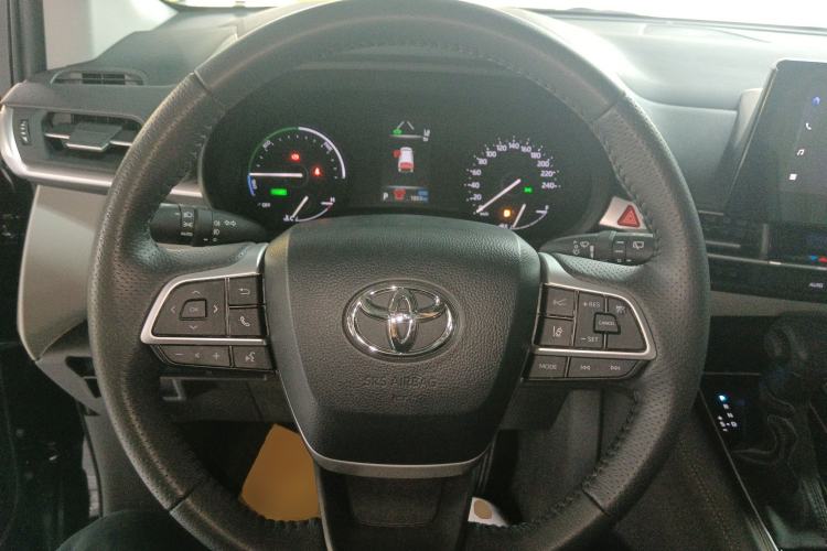 Used Toyota SIENNA 2026 Model 2.5L Dual-Engine Two-Wheel-Drive Comfort Edition Steering Wheel