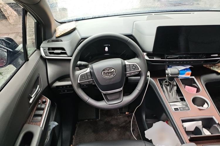 Used Toyota SIENNA 2026 Model 2.5L Dual-Engine Four-Wheel-Drive Luxury Edition Steering Wheel