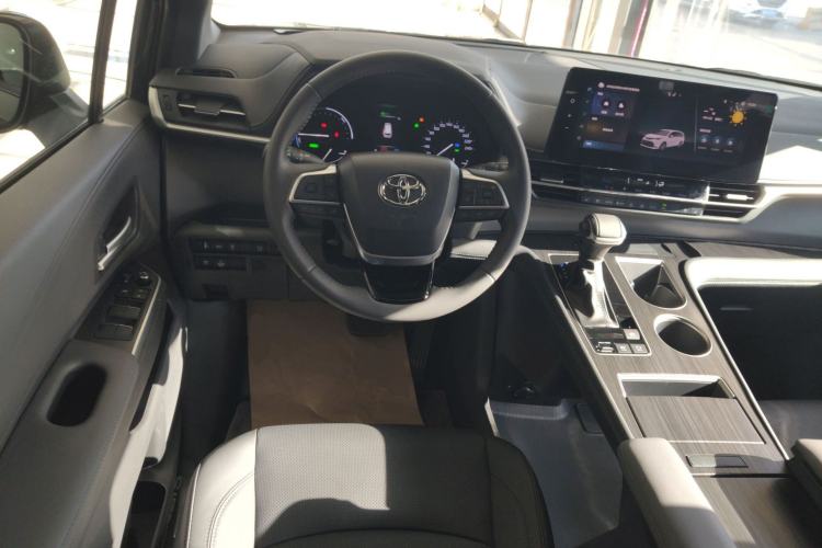 Used Toyota SIENNA 2026 Model 2.5L Dual-Engine Four-Wheel-Drive Prestige Edition Steering Wheel