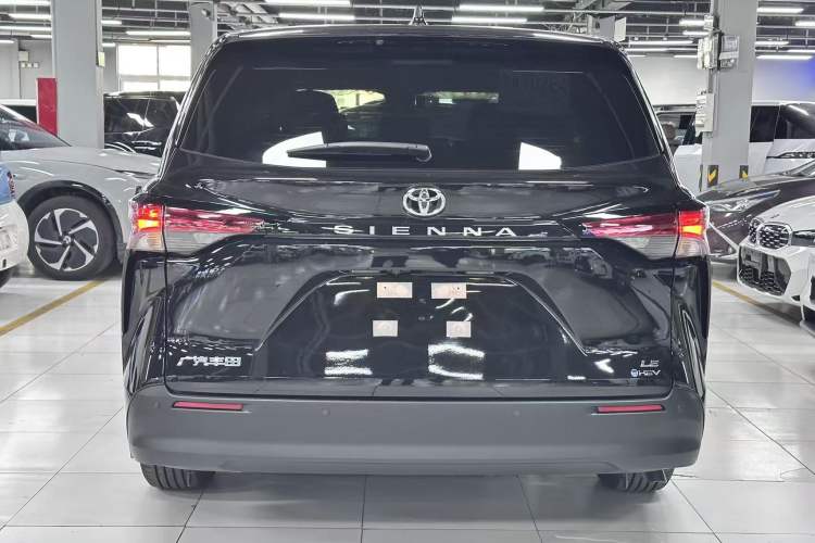 Used Toyota SIENNA 2026 Model 2.5L Dual-Engine Two-Wheel-Drive Comfort Edition Trunk