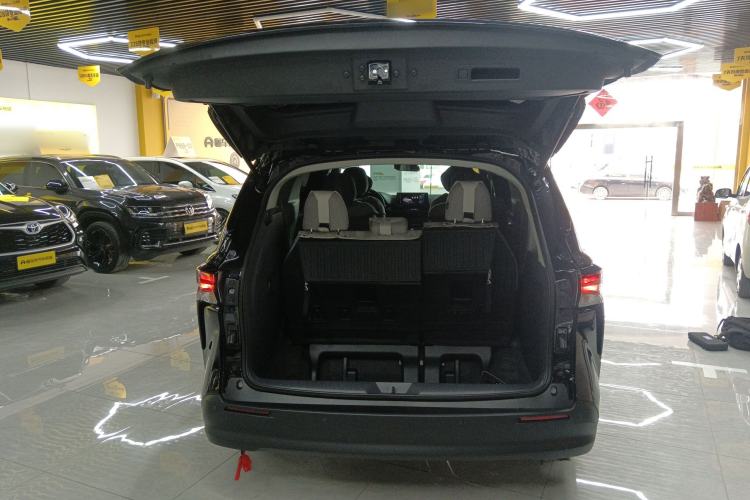 Used Toyota SIENNA 2026 Model 2.5L Dual-Engine Two-Wheel-Drive Comfort Edition Trunk