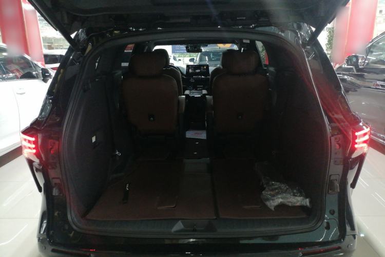 Used Toyota SIENNA 2026 Model 2.5L Dual-Engine Four-Wheel-Drive Premium Edition Trunk