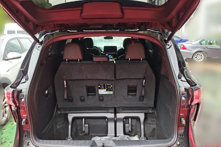 Used Toyota SIENNA 2026 Model 2.5L Dual-Engine Four-Wheel-Drive Luxury Edition Trunk