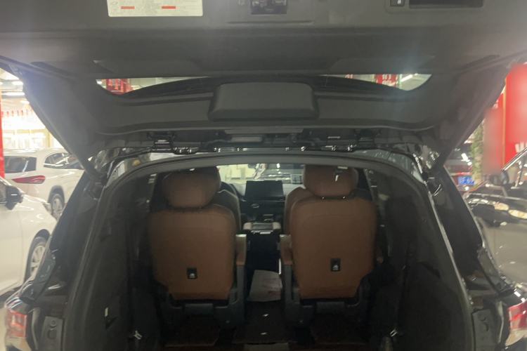 Used Toyota SIENNA 2026 Model 2.5L Dual-Engine Four-Wheel-Drive Premium Edition Trunk