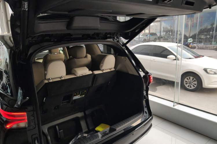 Used Toyota SIENNA 2026 Model 2.5L Dual-Engine Four-Wheel-Drive Prestige Edition Trunk