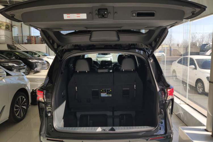Used Toyota SIENNA 2026 Model 2.5L Dual-Engine Four-Wheel-Drive Prestige Edition Trunk