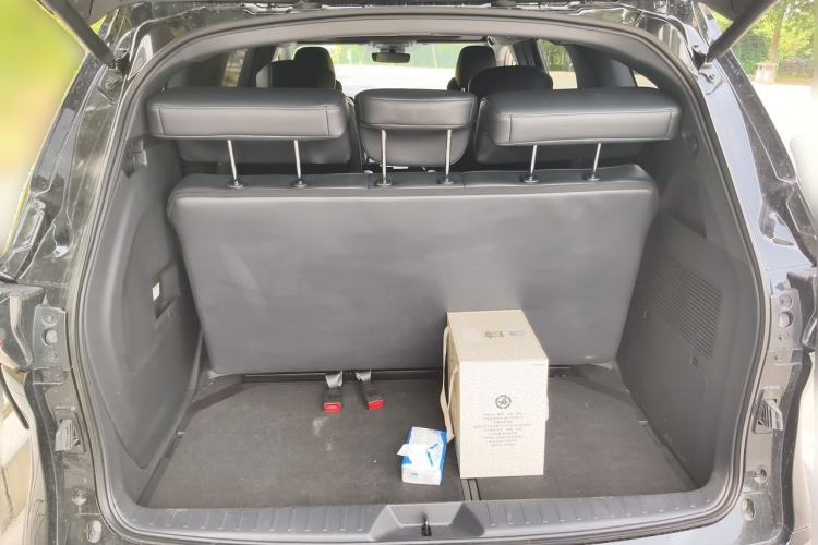 Used Toyota SIENNA 2026 Model 2.5L Dual-Engine Four-Wheel-Drive Prestige Edition Trunk