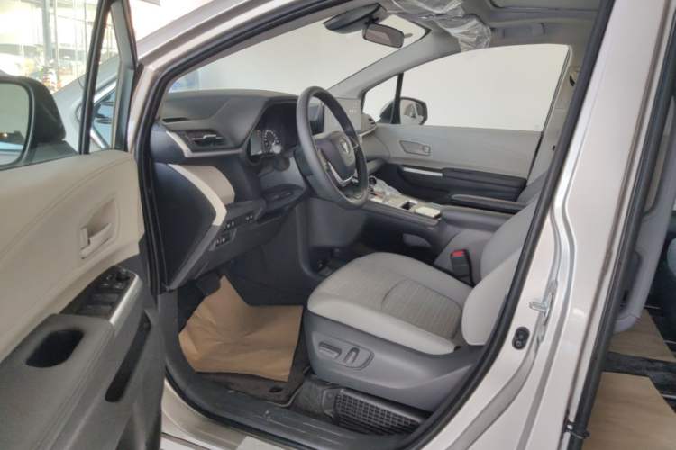 Used Toyota SIENNA 2026 Model 2.5L Dual-Engine Two-Wheel-Drive Comfort Edition Driver Seat