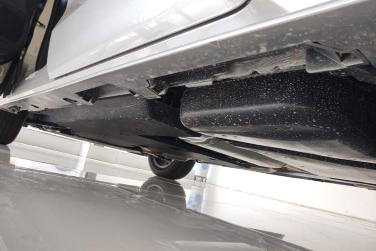 Used Toyota SIENNA 2026 Model 2.5L Dual-Engine Two-Wheel-Drive Comfort Edition Left Side Sill