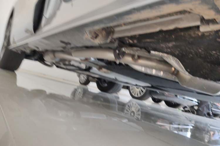 Used Toyota SIENNA 2026 Model 2.5L Dual-Engine Two-Wheel-Drive Comfort Edition Right Side Sill