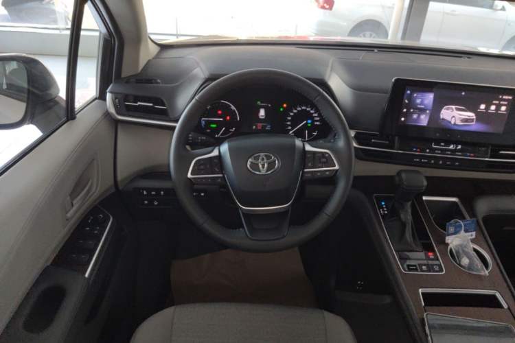 Used Toyota SIENNA 2026 Model 2.5L Dual-Engine Two-Wheel-Drive Comfort Edition Steering Wheel
