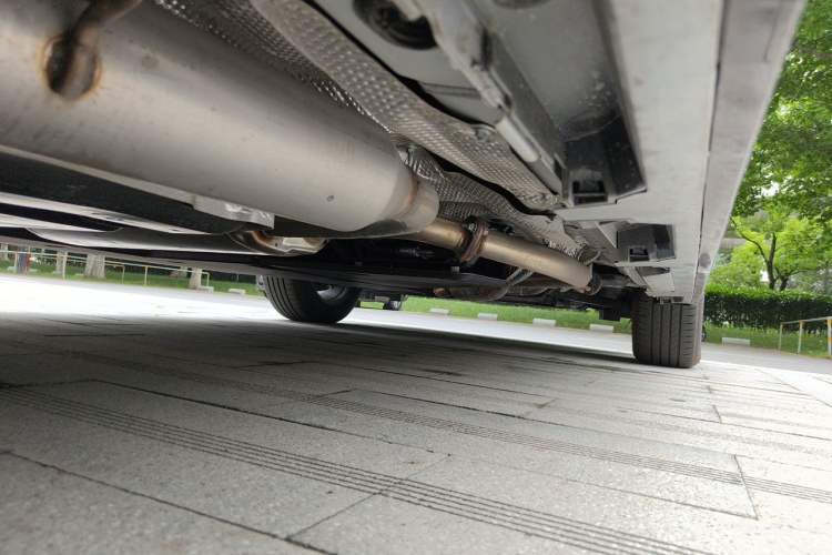 Used Toyota SIENNA 2026 Model 2.5L Dual-Engine Four-Wheel-Drive Premium Edition Chassis Rear Right