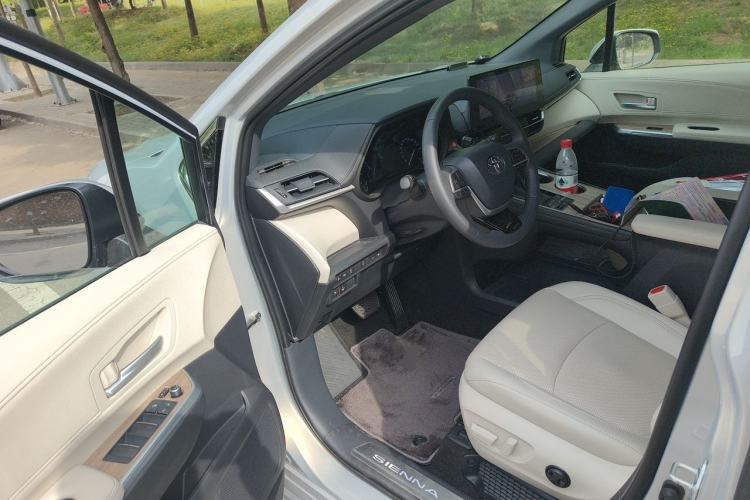 Used Toyota SIENNA 2026 Model 2.5L Dual-Engine Two-Wheel-Drive Premium Prestige Edition Driver Seat