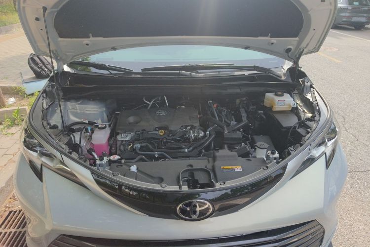Used Toyota SIENNA 2026 Model 2.5L Dual-Engine Two-Wheel-Drive Premium Prestige Edition Engine Bay